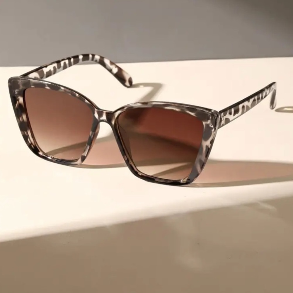 Luxe tortoiseshell cat eye sunglasses - Picture 11 of 11